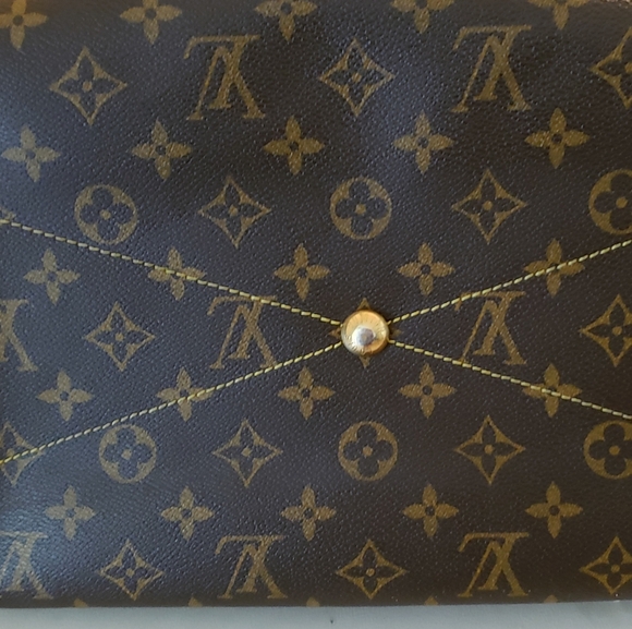 Authentic Louis Vuitton Tivoli GM - Picture 3 of 10
